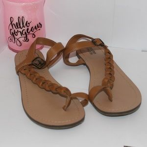 Cute Mossimo Supply Summer Sandals in size 6.5